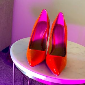 Superbad- Electric Heels 😍🔥